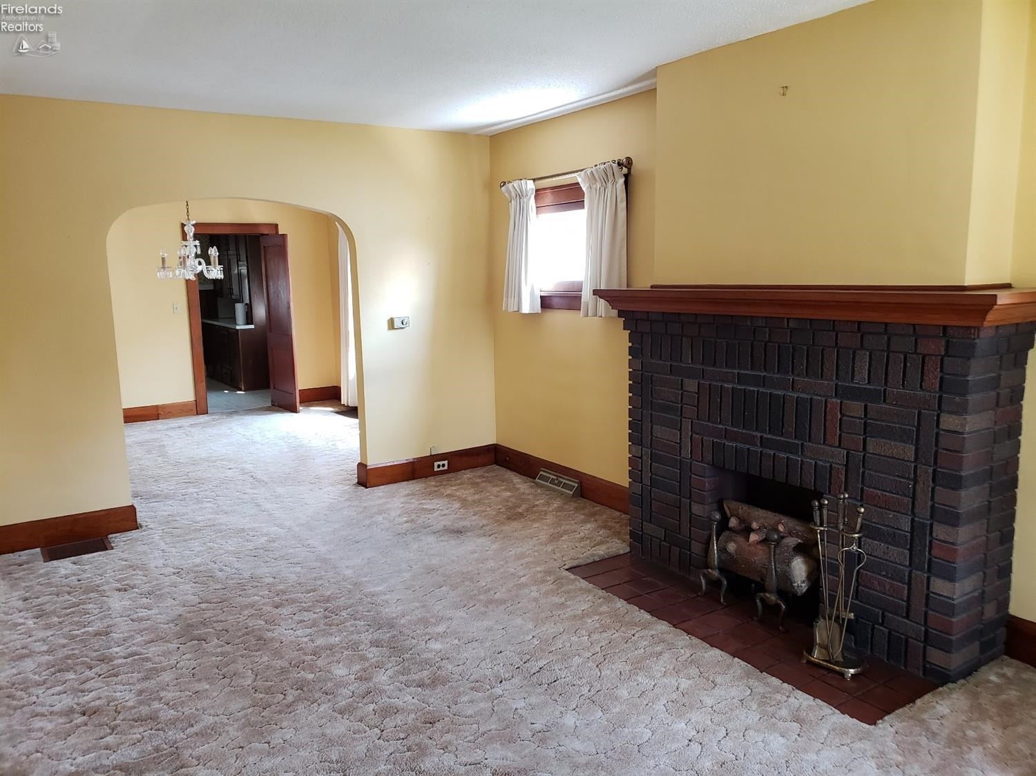 1126 Waverly Road Sandusky, OH 44870 - Photo 3 of 10 Gallery Image 3