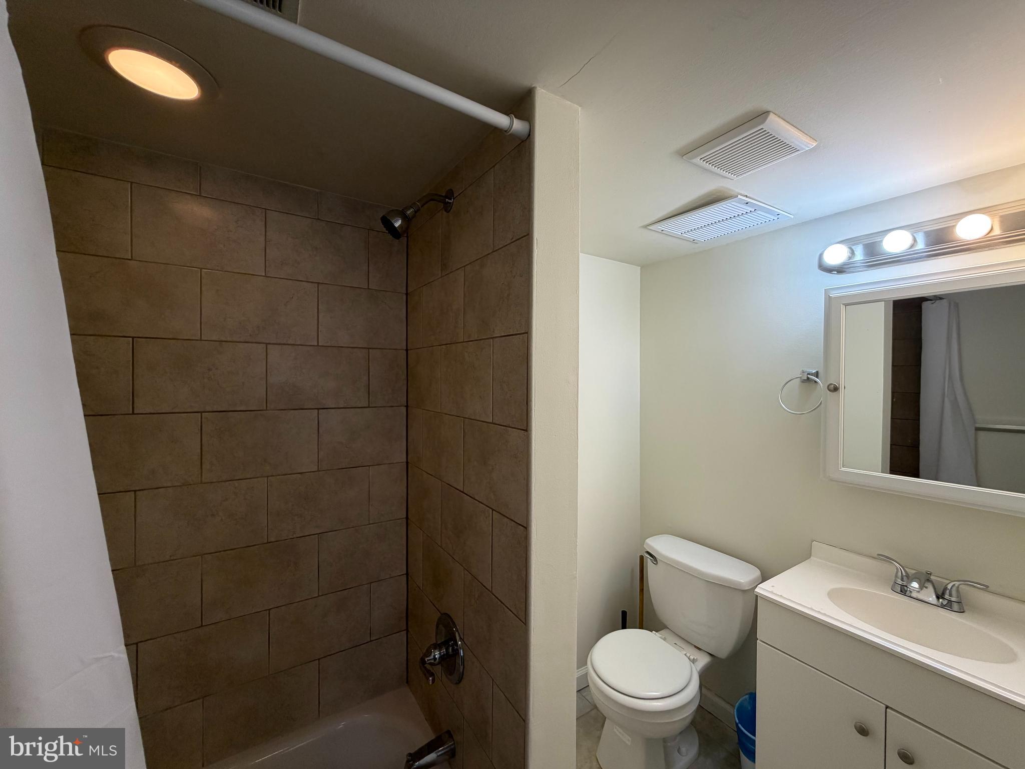 2000 Orthodox Street, Unit A Philadelphia, PA 19124 - Photo 10 of 12