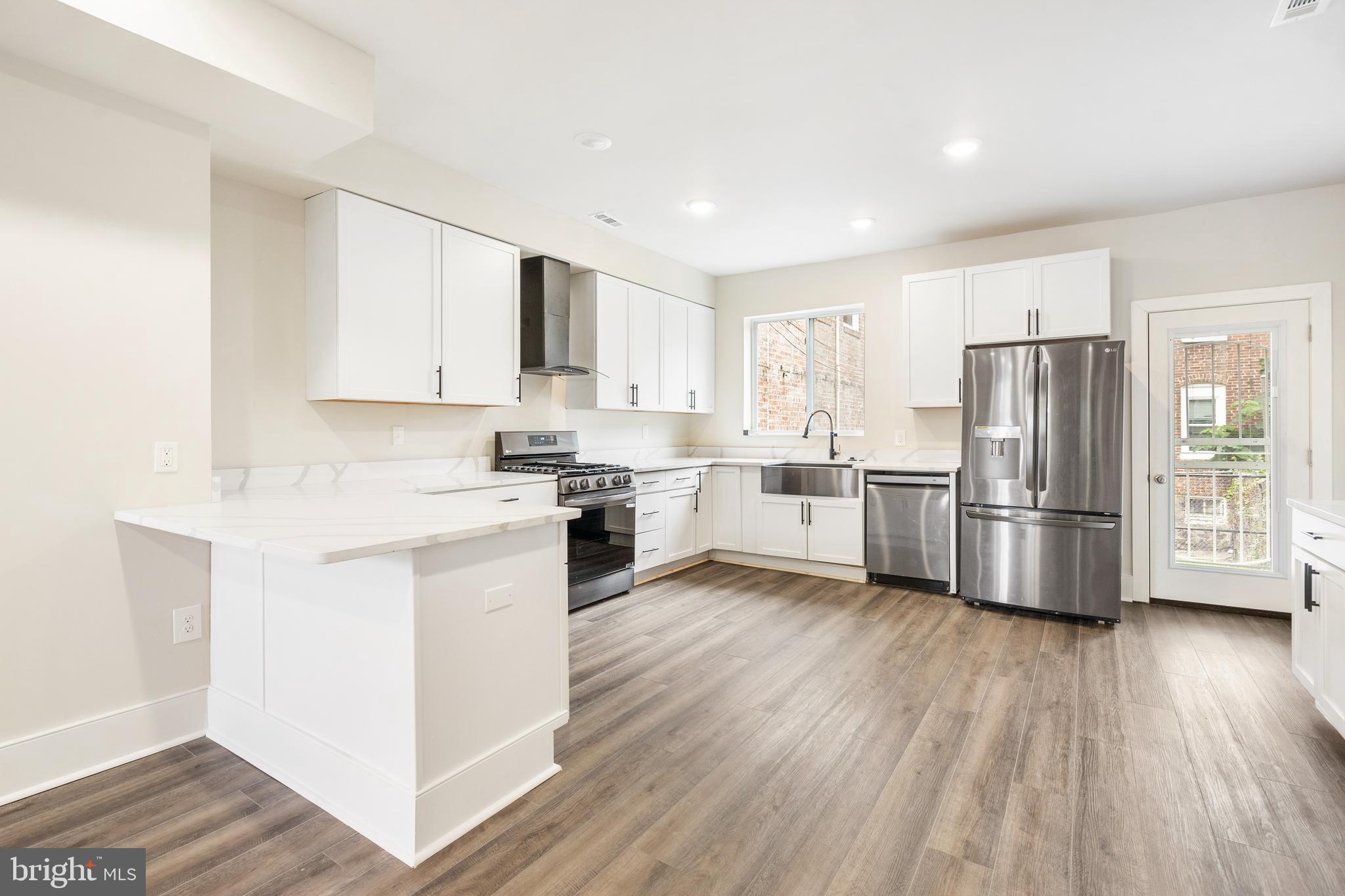 3503 Edmondson Avenue Baltimore, MD 21229 - Photo 9 of 42