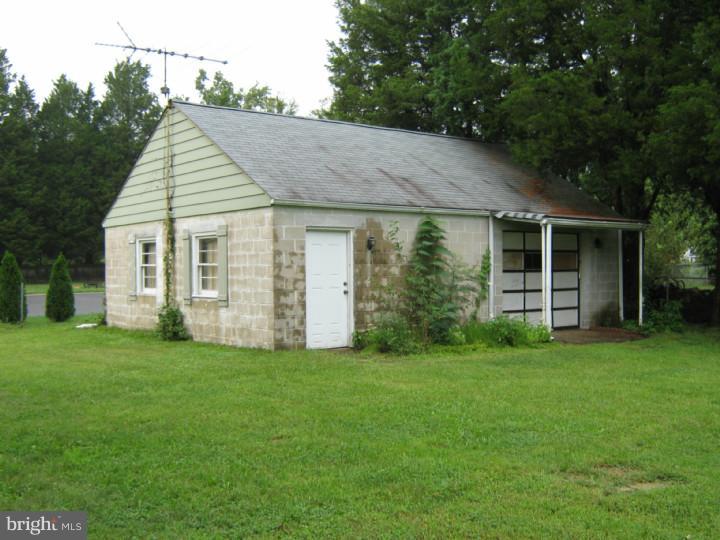 2731 Monmouth Road Jobstown, NJ 08041 - Photo 6 of 8