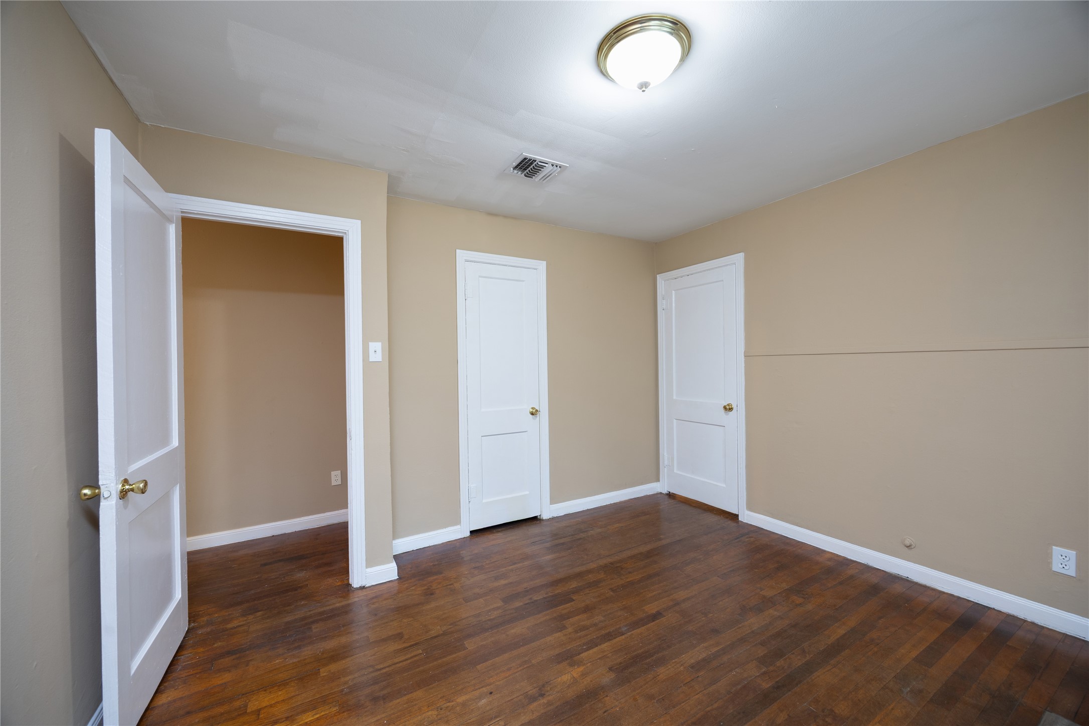 304 Harris Boulevard Conroe, TX 77301 - Photo 13 of 24