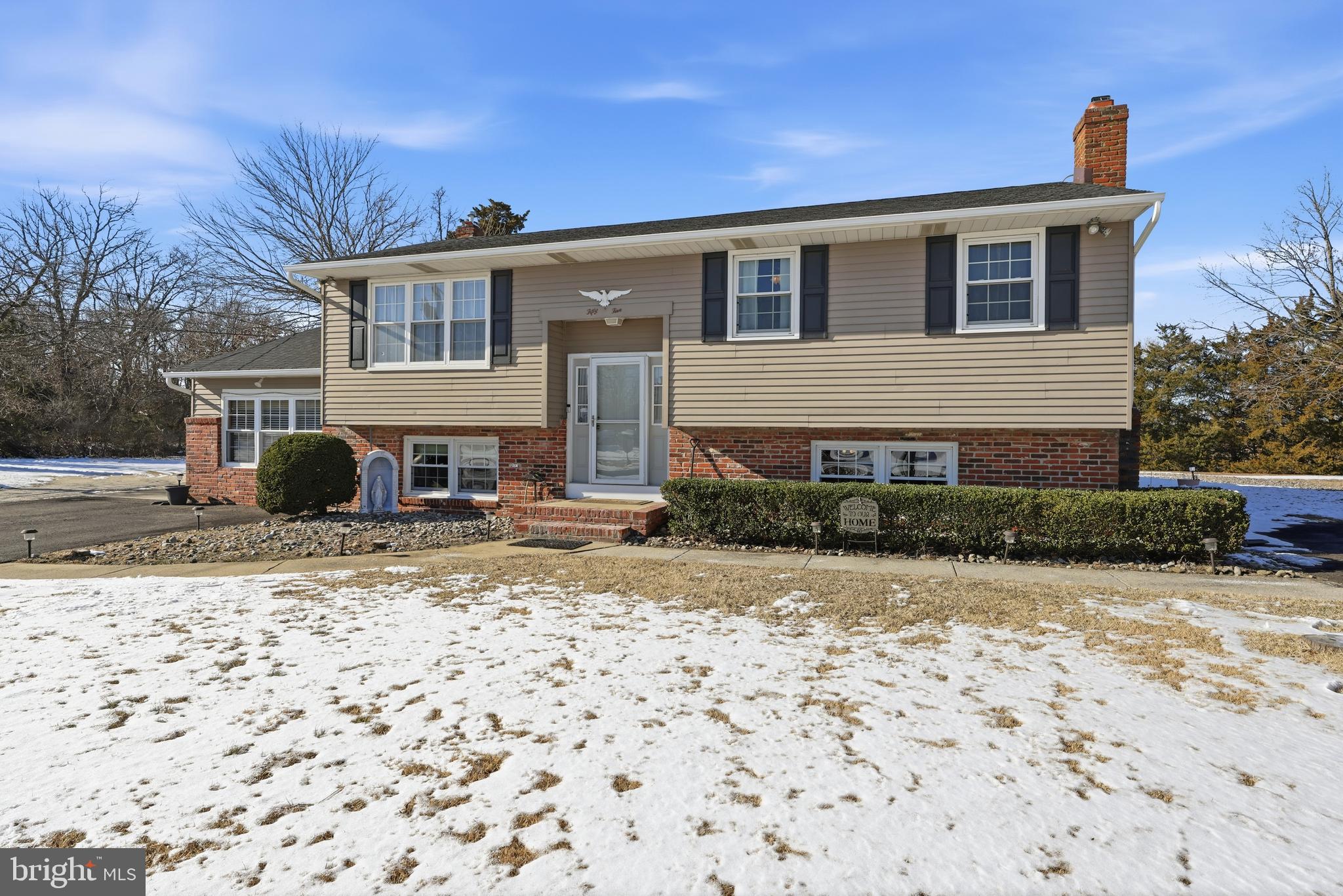 55 Plymouth Road Hammonton, NJ 08037 - Photo 2 of 45 a front view of a house with a yard