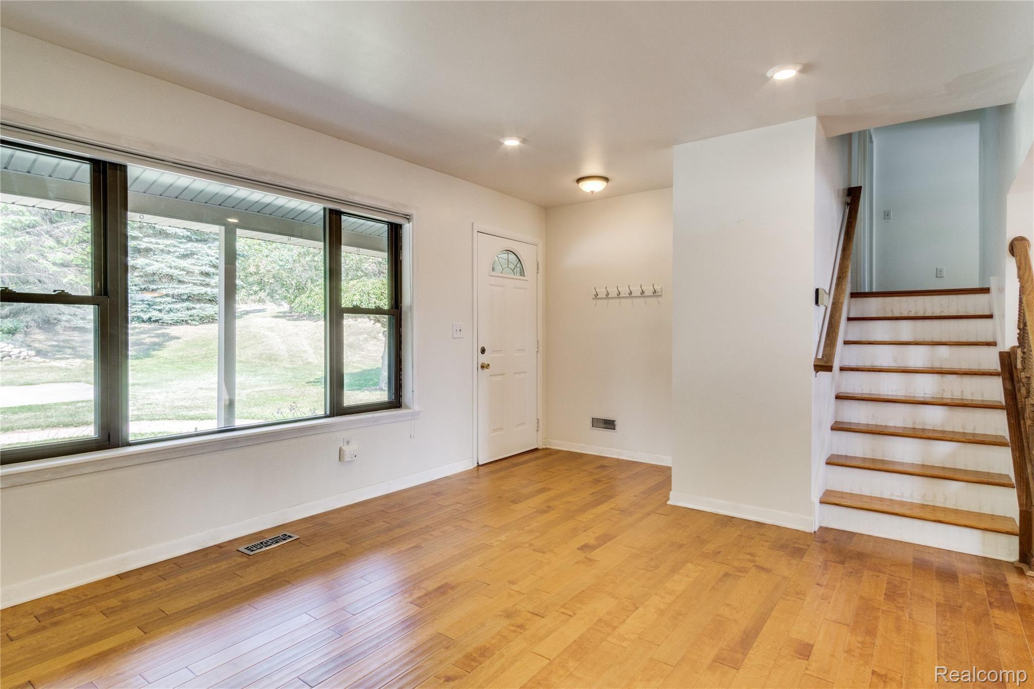 15495 Whitaker Road Linden, MI 48451 - Photo 3 of 40 Interiors (2 of 32).jpg