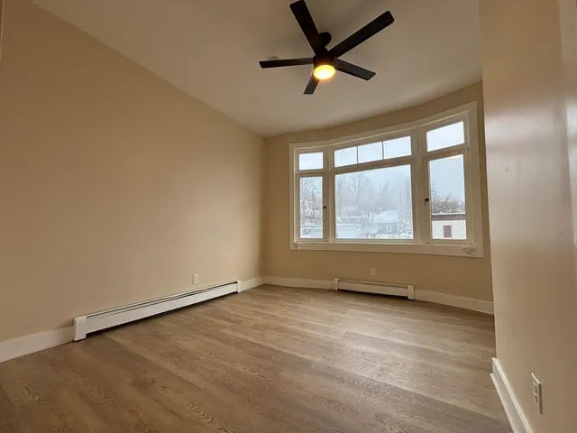 $1,600 | 408 Central Street, Unit 7, Franklin, NH 03235