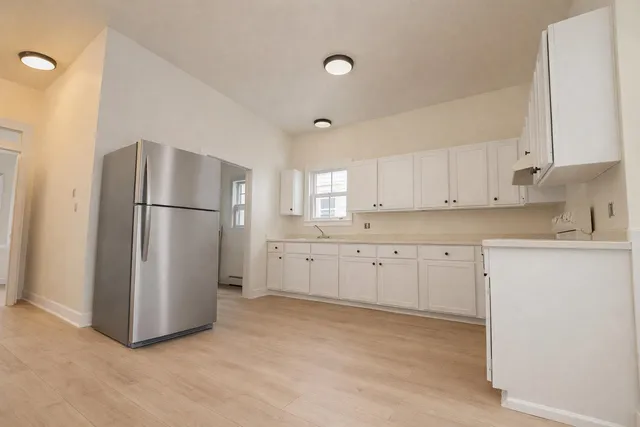 $1,600 | 408 Central Street, Unit 7, Franklin, NH 03235