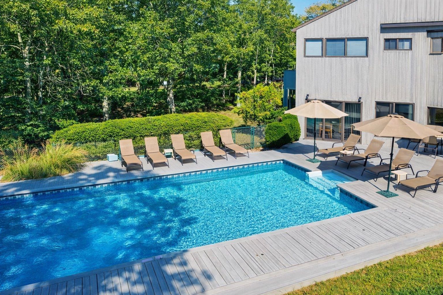 15 North Quarter Road Westhampton, NY 11977 - Photo 2 of 16