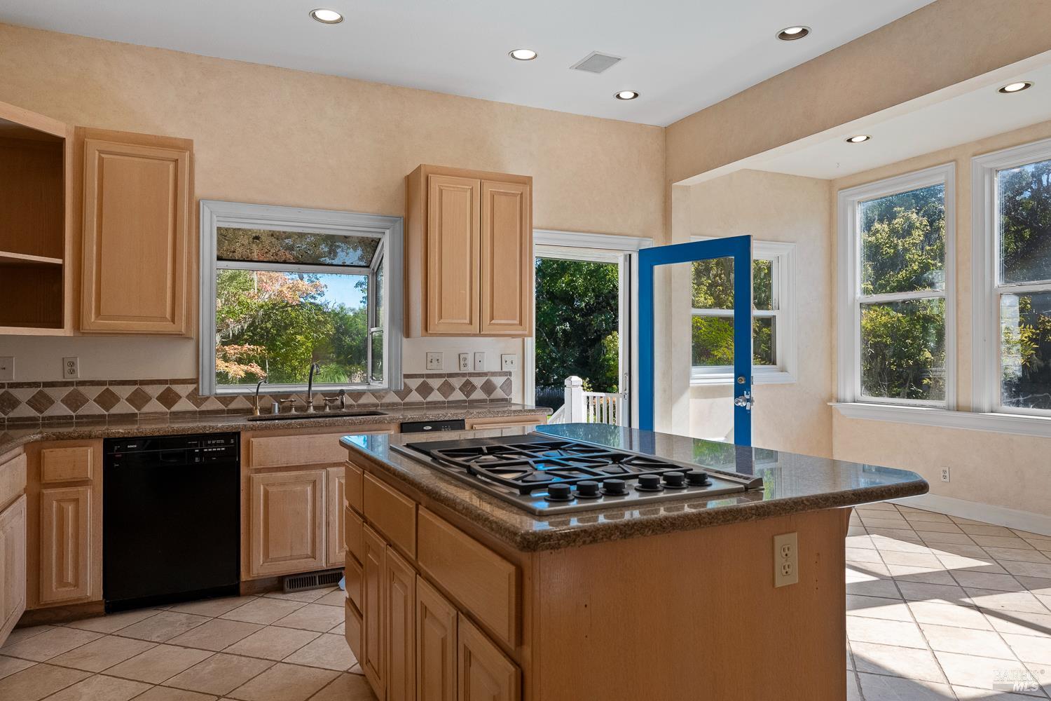 4823 Bennett Valley Road Santa Rosa, CA 95404 - Photo 9 of 28 Gallery Image 9