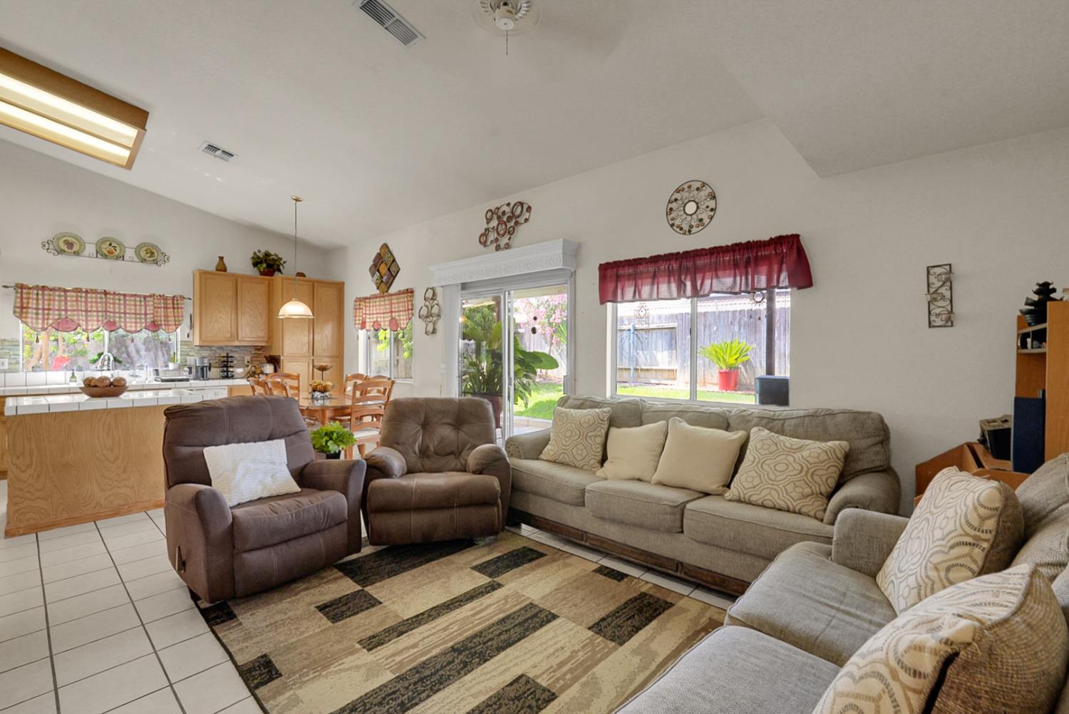 1118 Ruddy Court Newman, CA 95360 - Photo 11 of 35