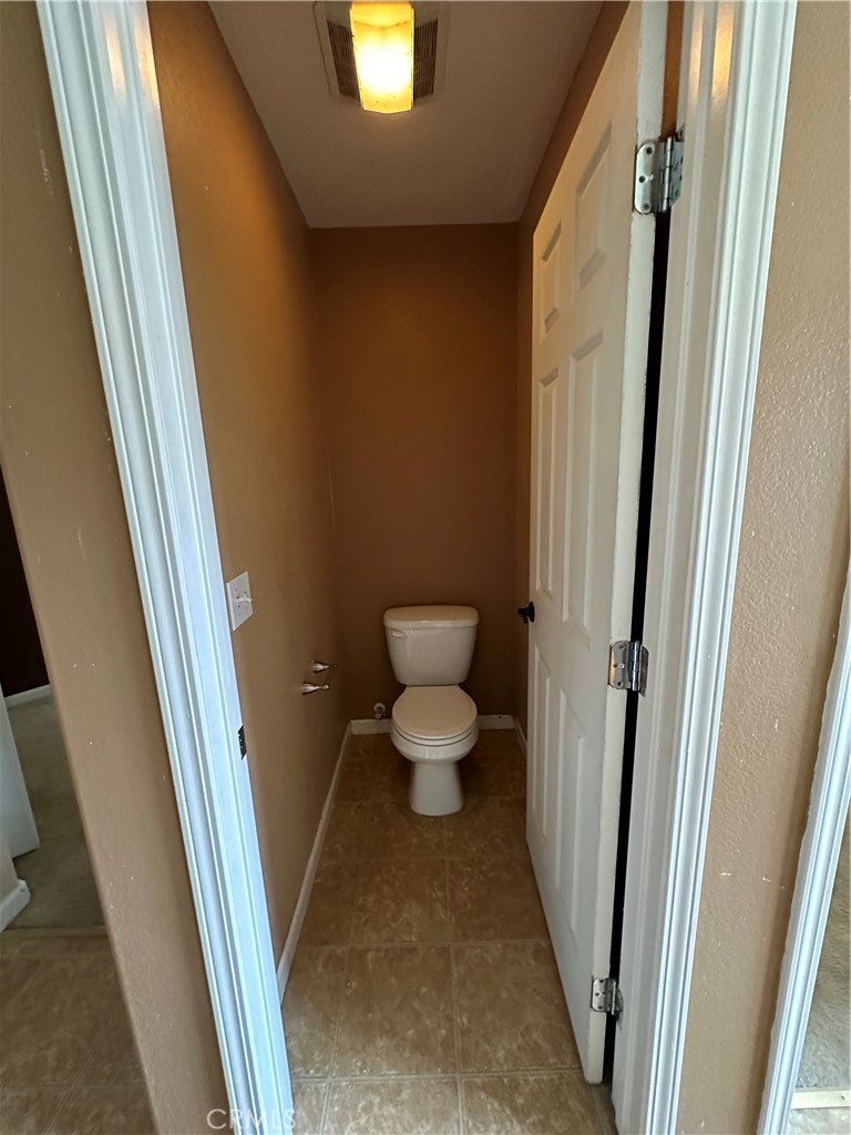 491 Hydrangea Court Merced, CA 95341 - Photo 19 of 25 Primary water closet