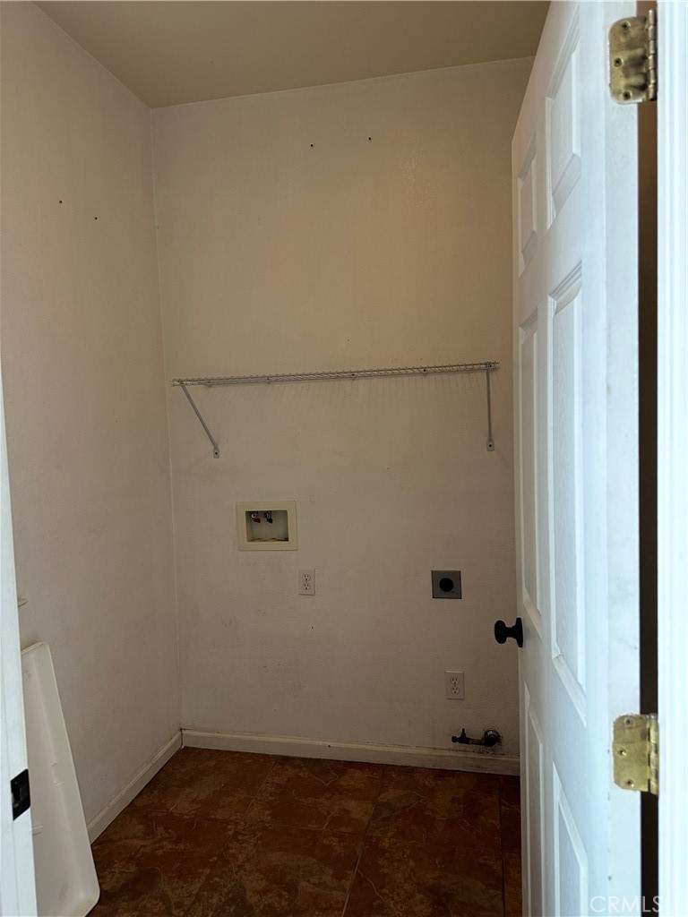 491 Hydrangea Court Merced, CA 95341 - Photo 23 of 25 Laundry Room