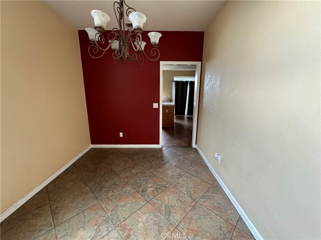 491 Hydrangea Court Merced, CA 95341 - Photo 5 of 25 Dining room