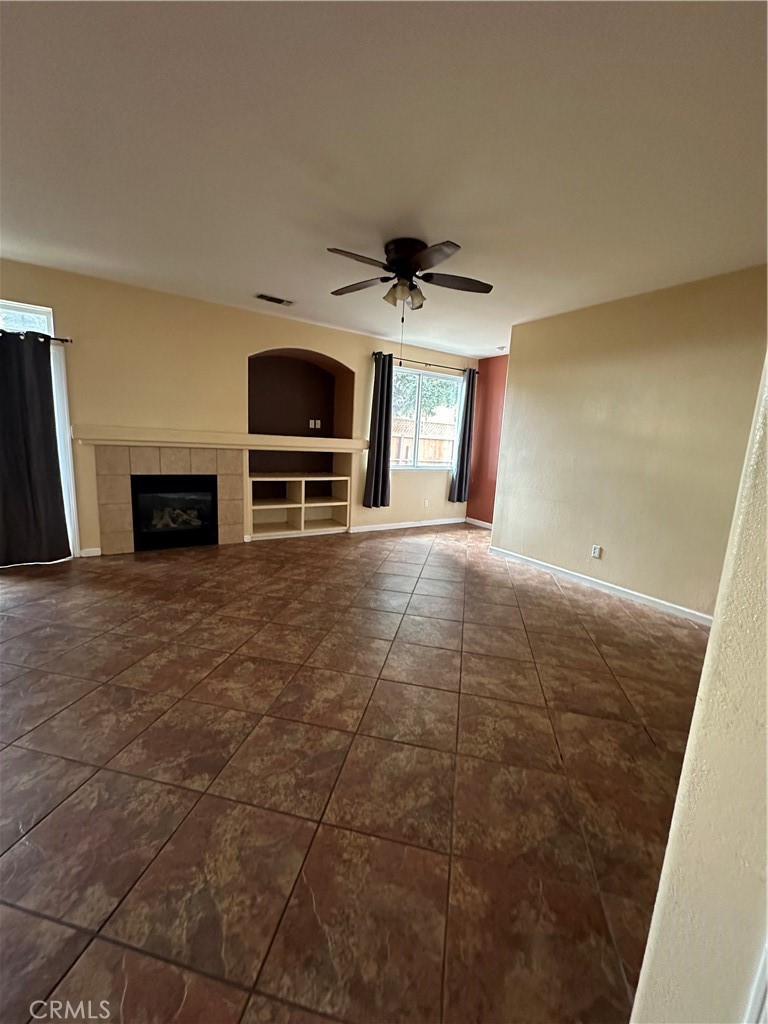 491 Hydrangea Court Merced, CA 95341 - Photo 8 of 25 Family room