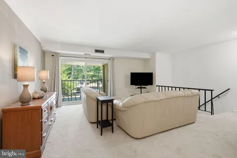$325,000 | 107 Old Forge Crossing, Unit 107, Devon, PA 19333