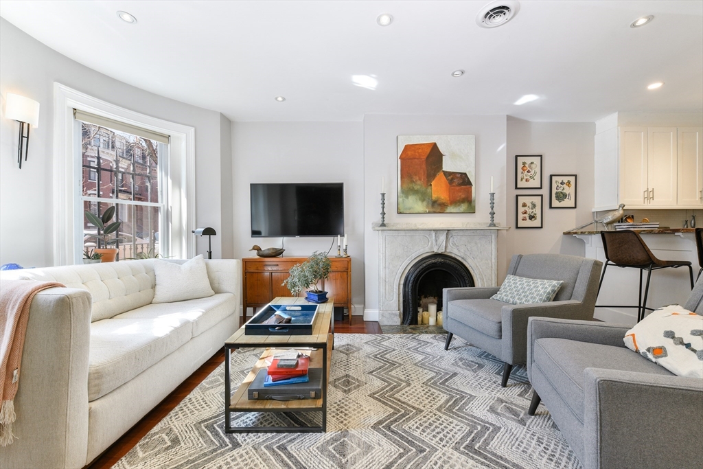 107 Appleton Street, Unit 2 Boston, MA 02116 - Photo 2 of 15 Gallery Image 2