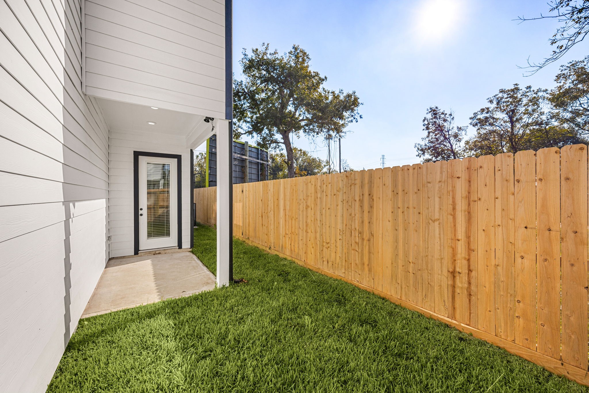 2720 Spence Street Houston, TX 77093 - Photo 35 of 50 a view of backyard with garden