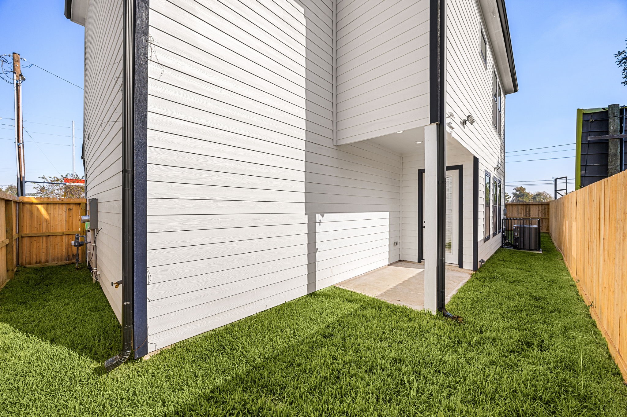 2720 Spence Street Houston, TX 77093 - Photo 39 of 50 a view of a back yard of the house