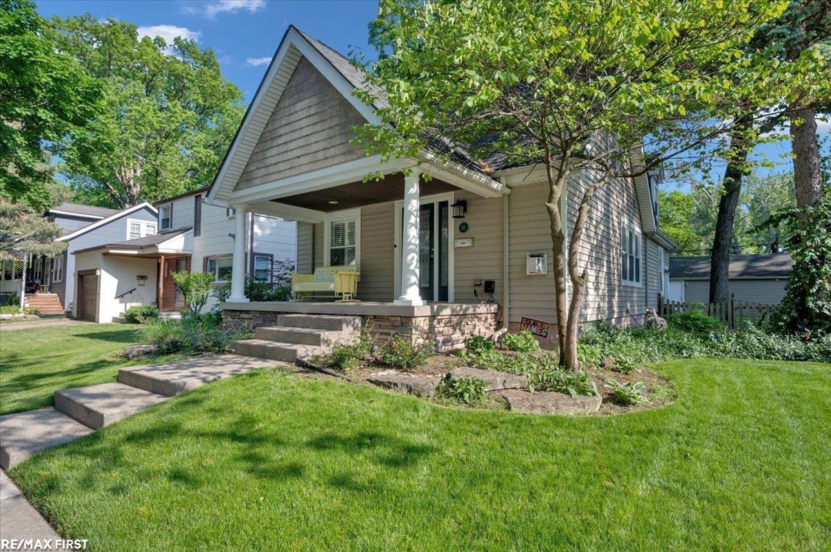 52 Sylvan Avenue Pleasant Ridge, MI 48069 - Photo 1 of 32 50142216-6171a783-b878-4cc4-bd35-b5ea7b08f5d1.JPG