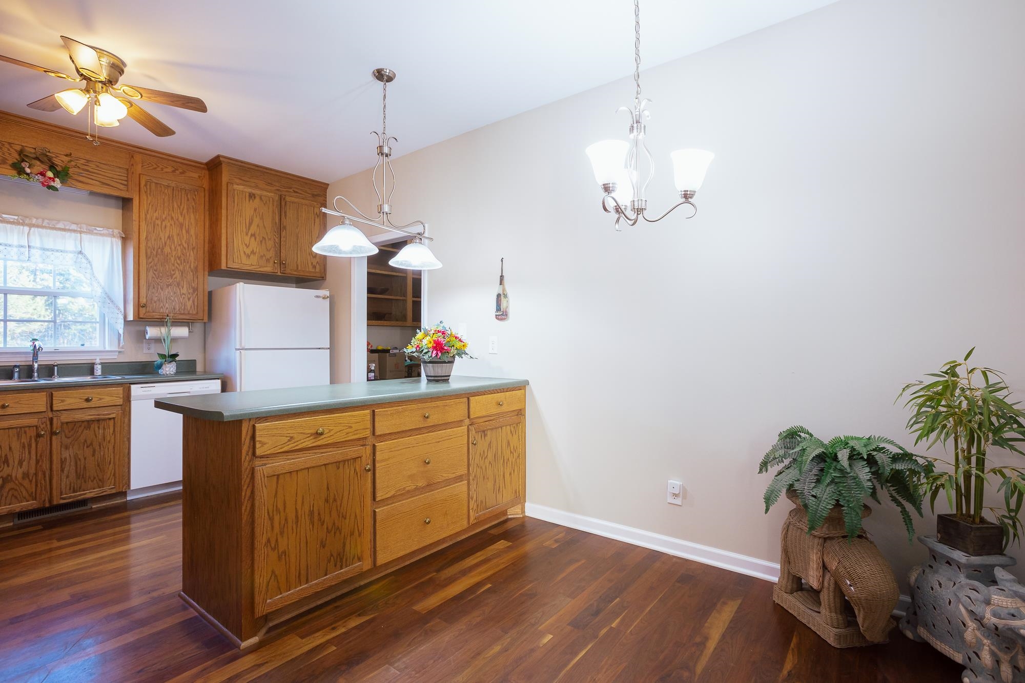 1293 Old Metal Road Gaffney, SC 29341 - Photo 5 of 41