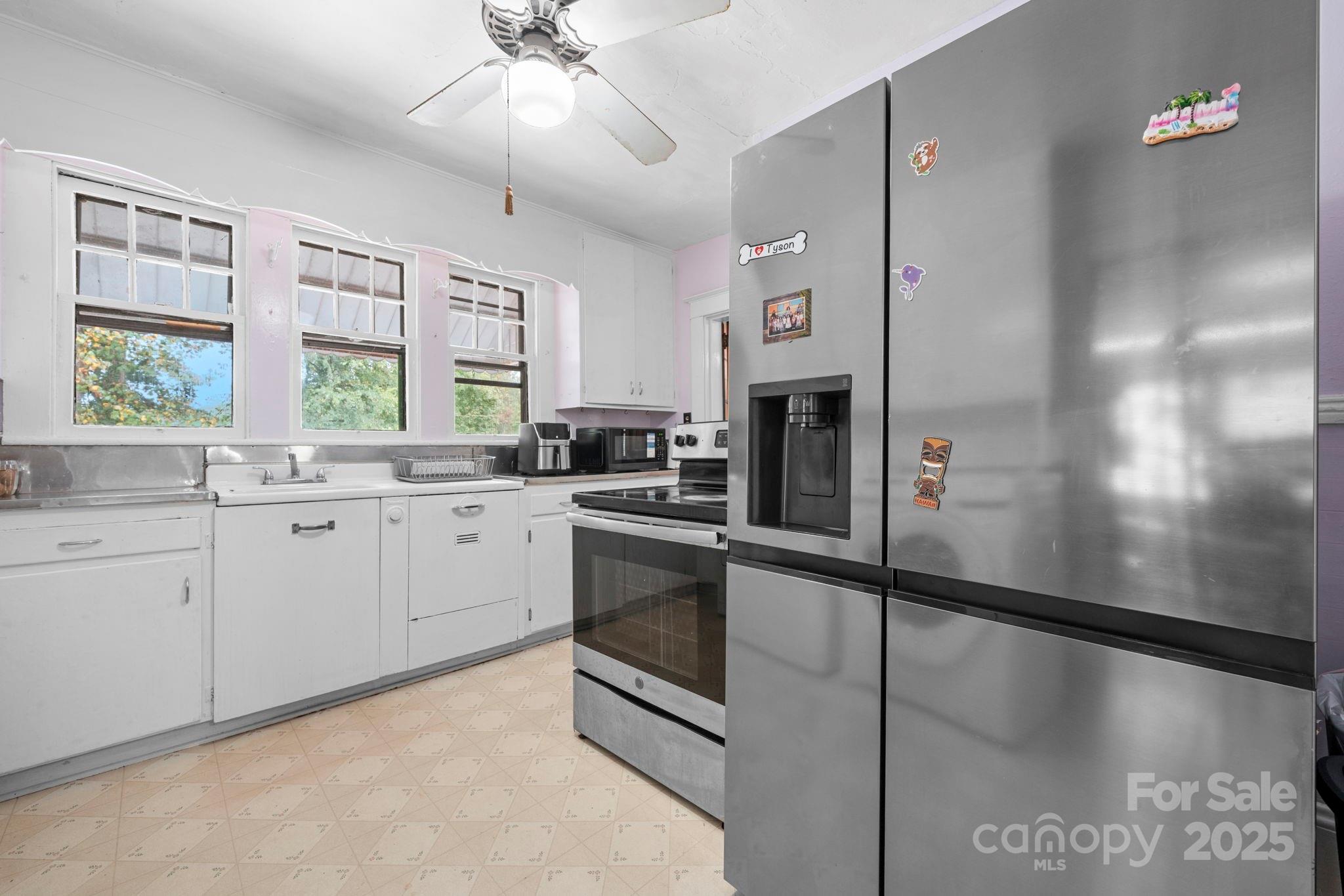 532 6th Avenue Southwest Hickory, NC 28602 - Photo 3 of 21