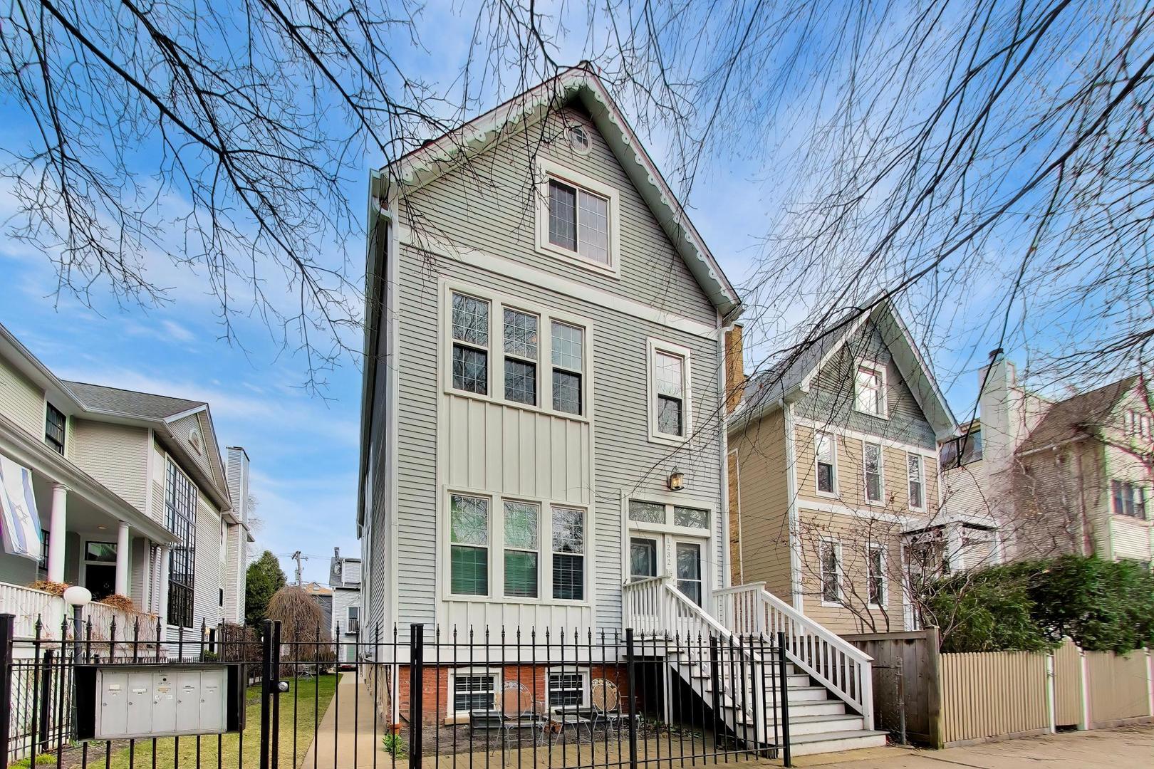 1232 West Nelson Street, Unit B Chicago, IL 60657 - Photo 1 of 22