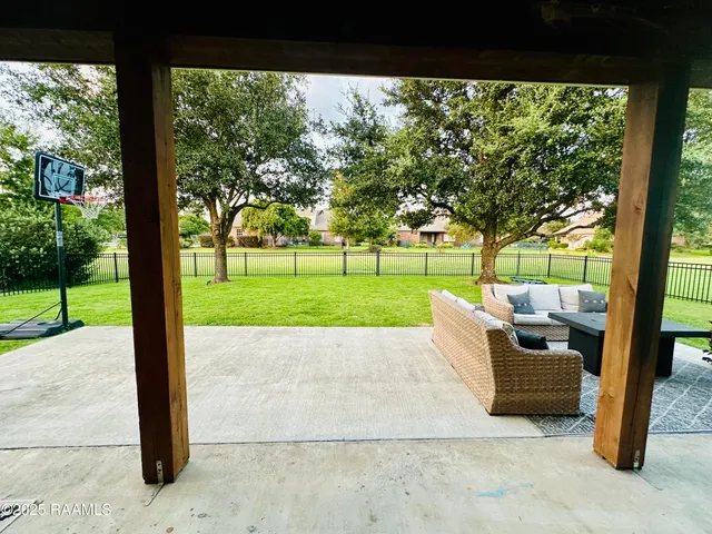 $574,500 | 5935 Camellia Place, Lake Charles, LA 70605