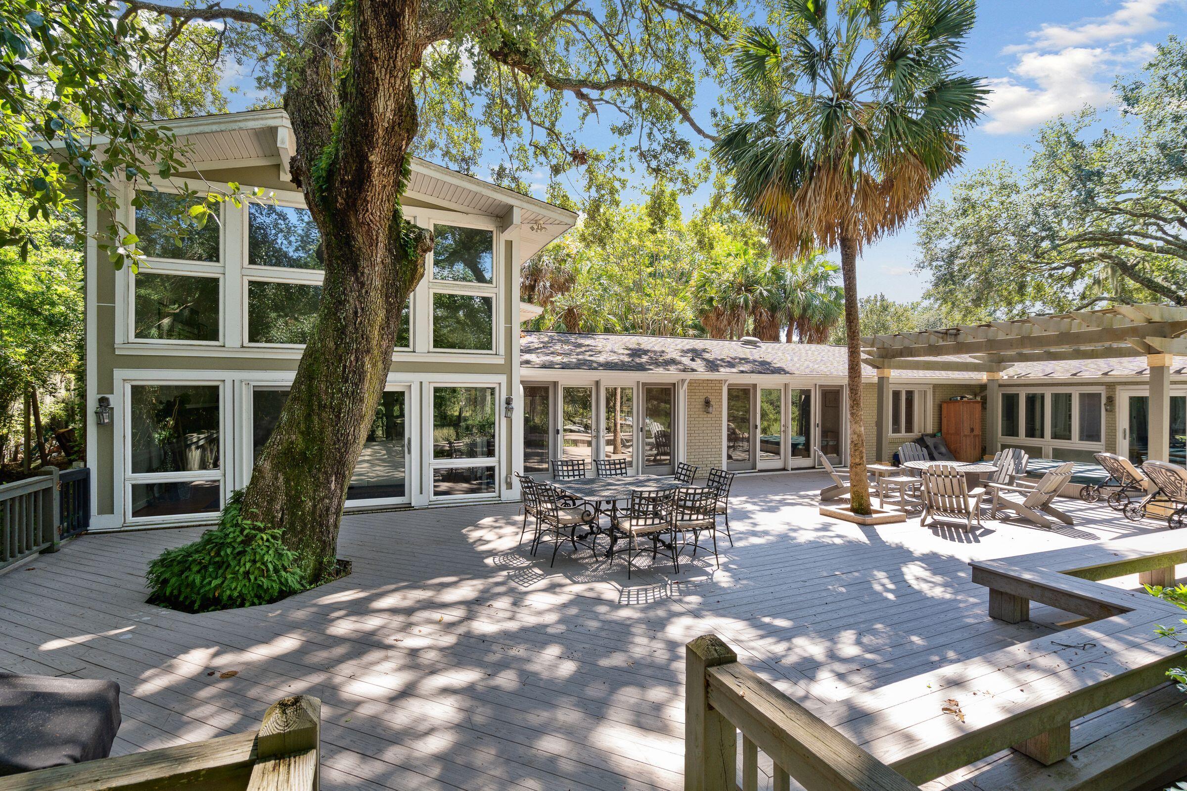 239 Coinbow Circle Mount Pleasant, SC 29464 - Photo 2 of 42 239 Coinbow a Waterfront Retreat