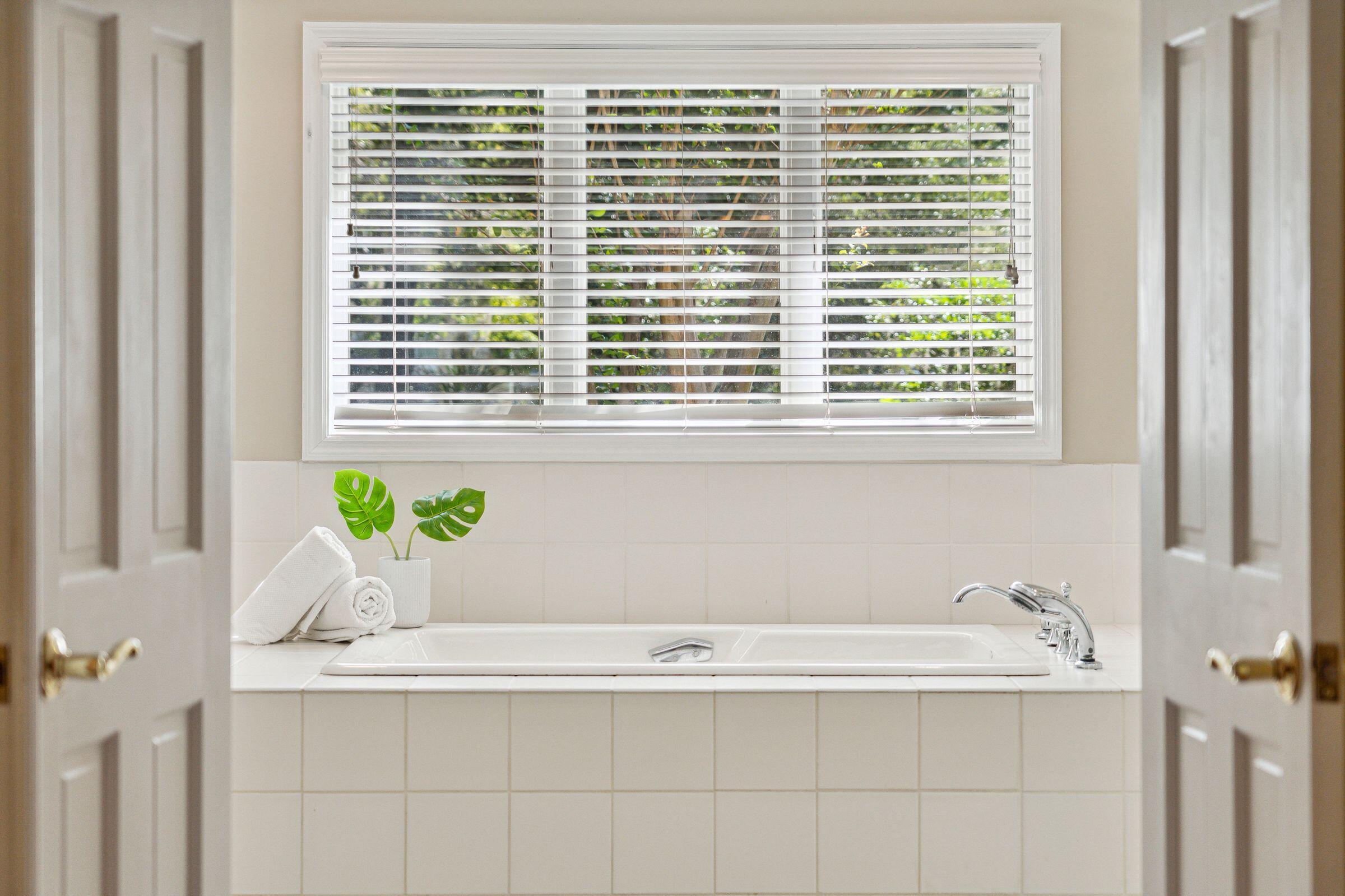 239 Coinbow Circle Mount Pleasant, SC 29464 - Photo 21 of 42 Owners' Bath