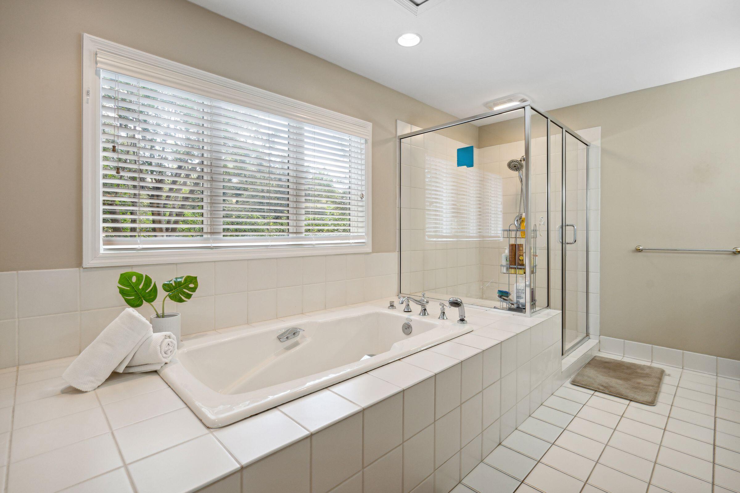 239 Coinbow Circle Mount Pleasant, SC 29464 - Photo 22 of 42 Owners' Bath