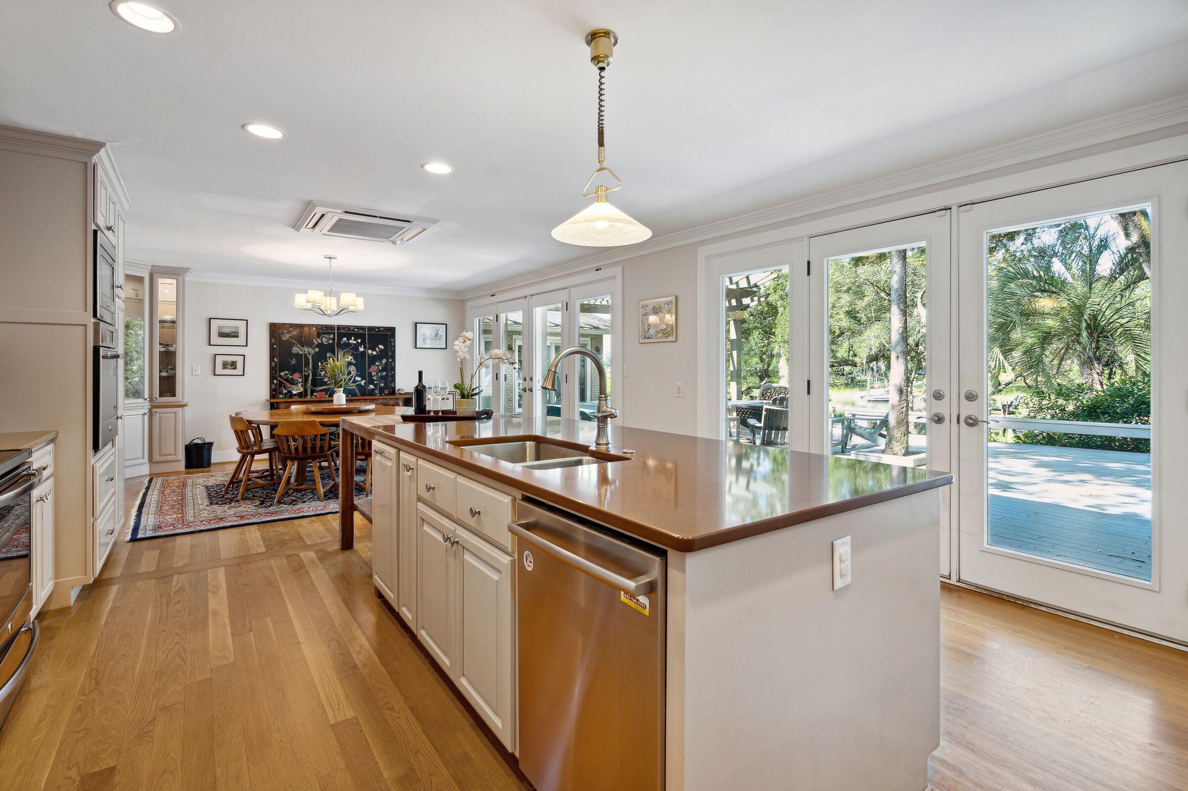 239 Coinbow Circle Mount Pleasant, SC 29464 - Photo 8 of 42 Kitchen