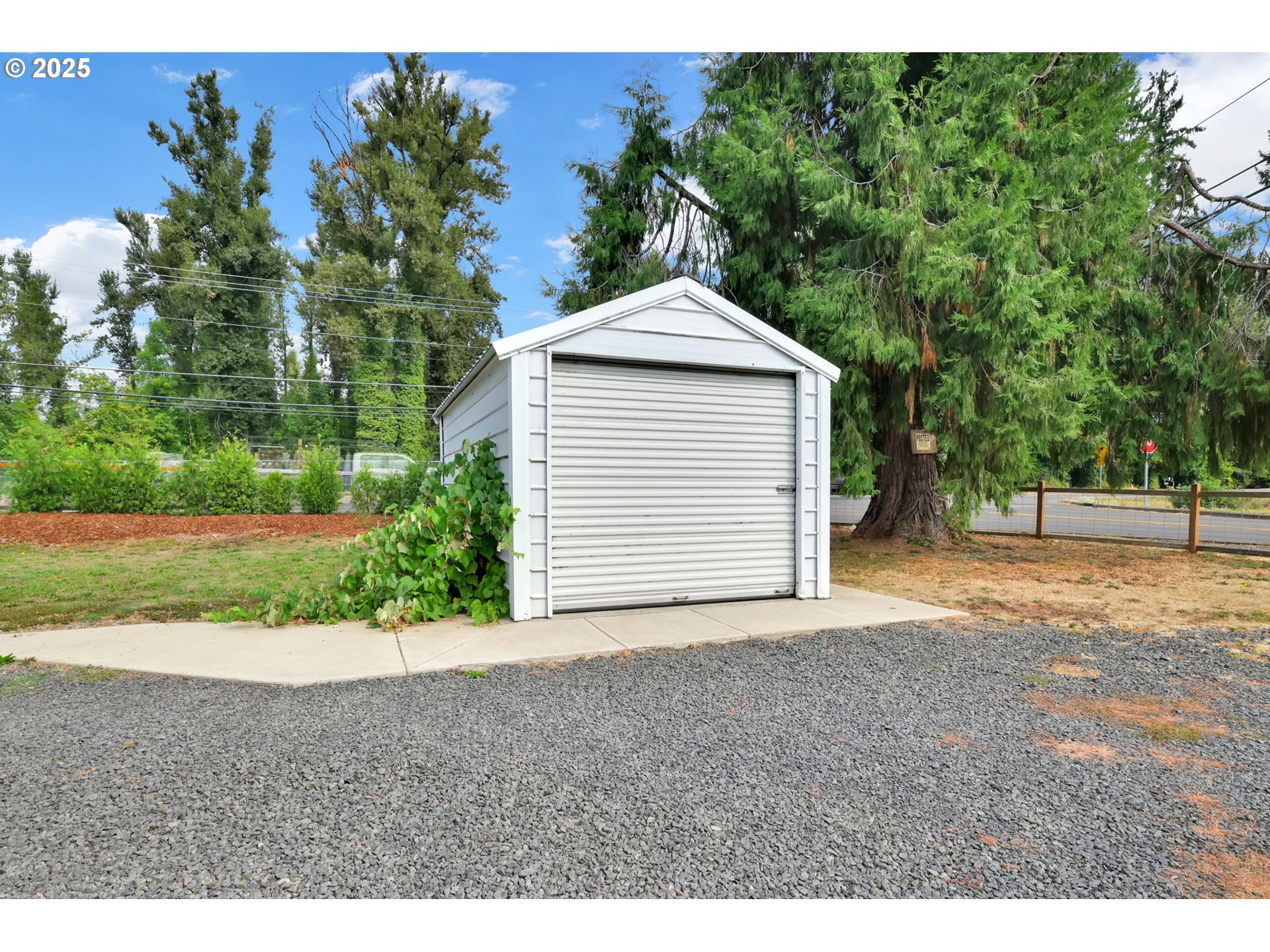 87886 Cedar Flat Road Springfield, OR 97478 - Photo 31 of 34 a view of outdoor space and yard