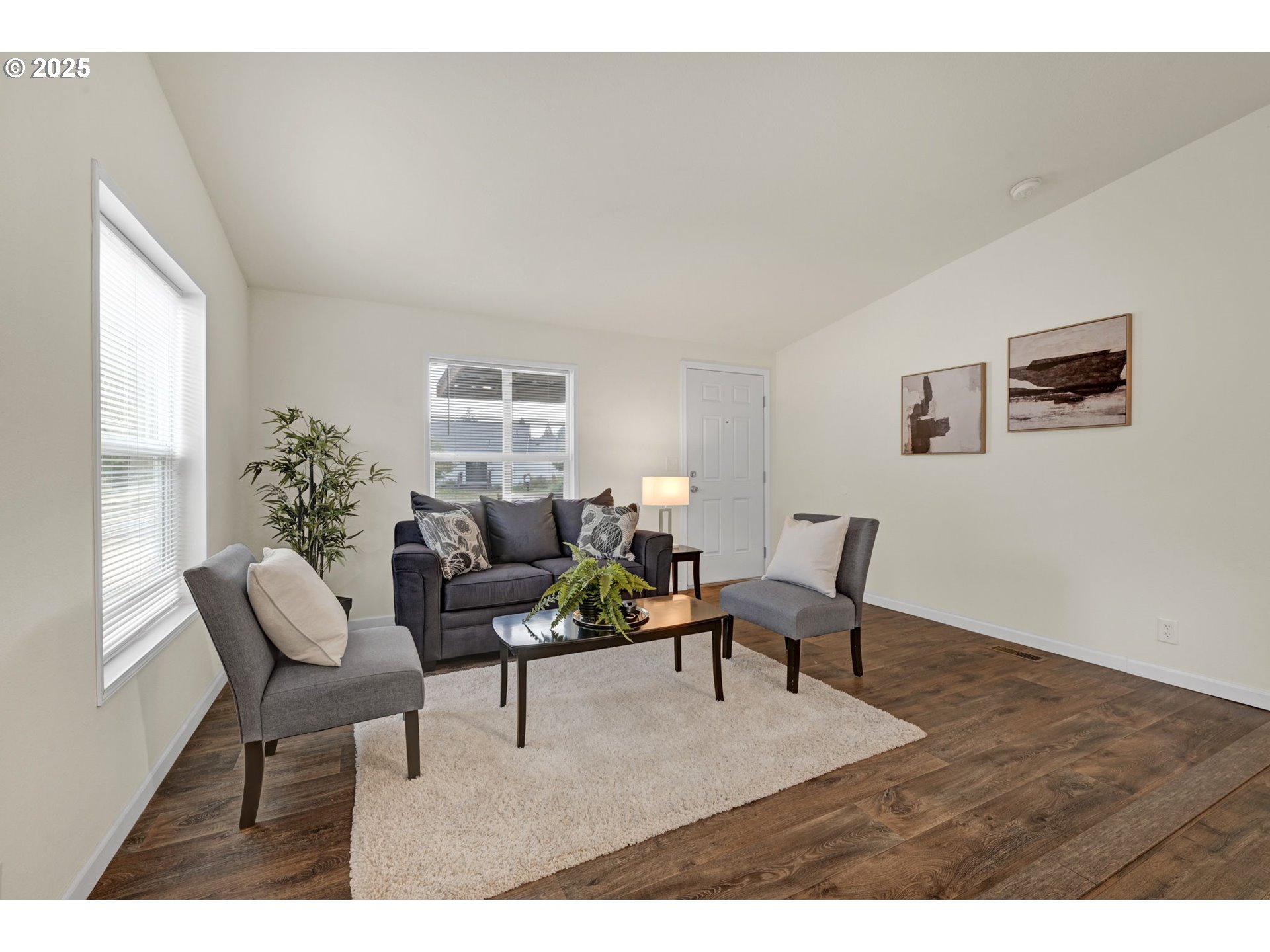 87886 Cedar Flat Road Springfield, OR 97478 - Photo 6 of 34 a living room with furniture wooden floor and a window