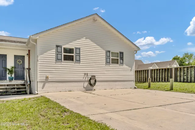 $1,850 | 515 Poverty Point Road, Unit A, Sneads Ferry, NC 28460