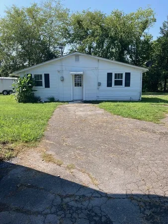 $895 | 317 McMinnville Highway, Woodbury, TN 37190