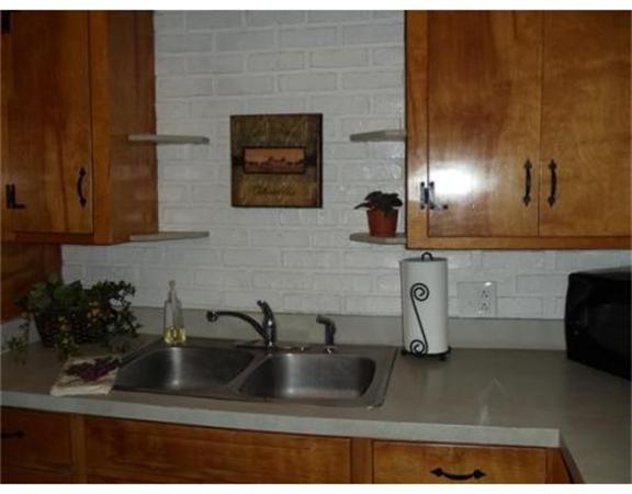 403 Goldthwaite Road Northbridge, MA 01588 - Photo 6 of 11