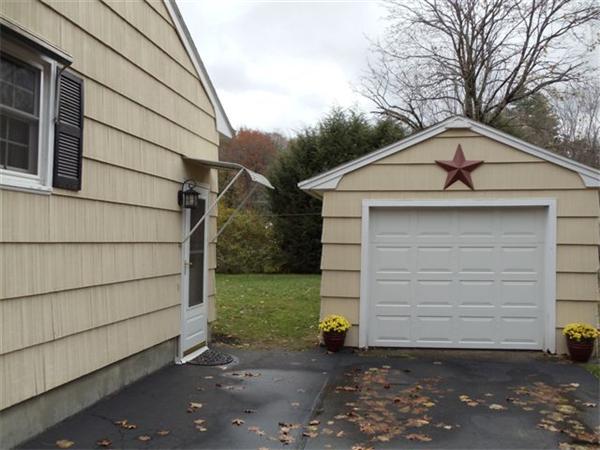 403 Goldthwaite Road Northbridge, MA 01588 - Photo 10 of 11