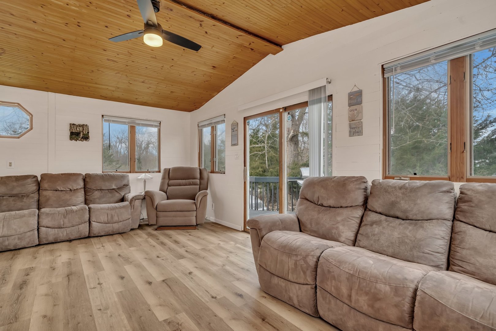 130 Tully Road Wilmington, IL 60481 - Photo 6 of 38 Gallery Image 6
