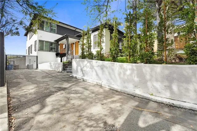 $4,499 | 2822 Waverly Drive, Los Angeles, CA 90039