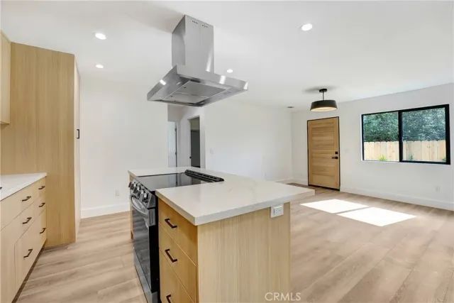 $4,499 | 2822 Waverly Drive, Los Angeles, CA 90039