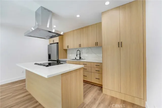 $4,499 | 2822 Waverly Drive, Los Angeles, CA 90039