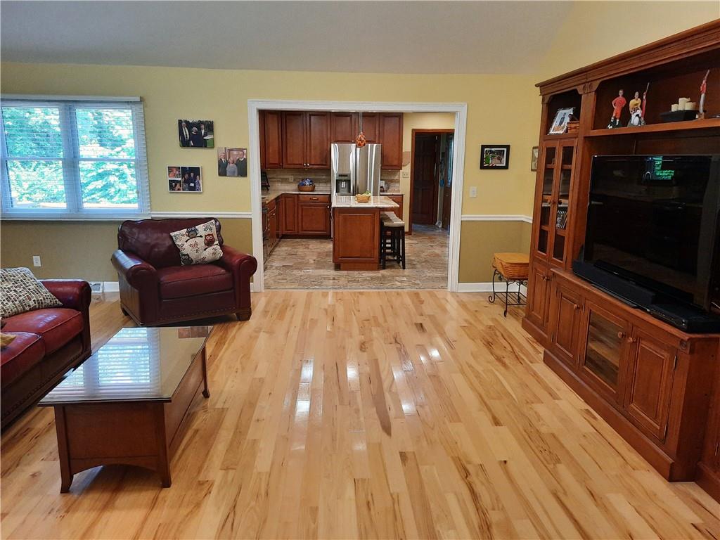 8830 Winding Ridge Road Indianapolis, IN 46217 - Photo 4 of 21 Gallery Image 4