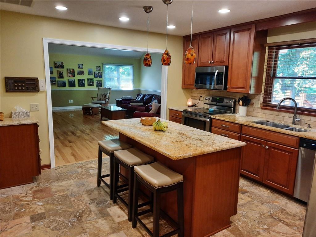 8830 Winding Ridge Road Indianapolis, IN 46217 - Photo 7 of 21 Gallery Image 7