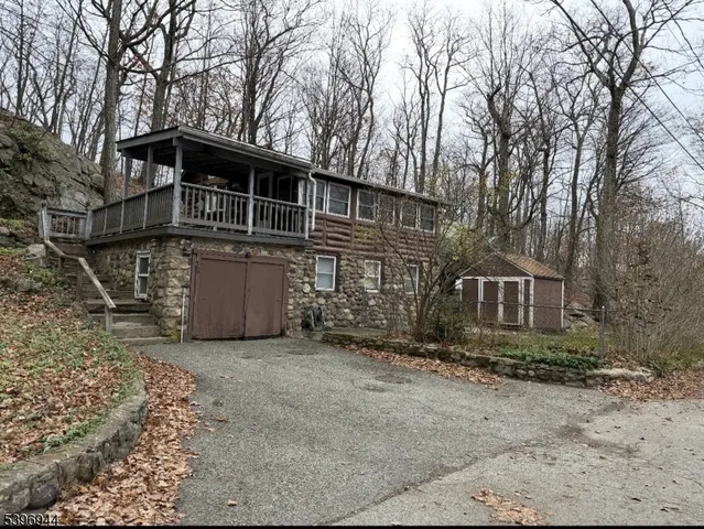 $2,200 | 7 Yacare Path, West Milford, NJ 07480