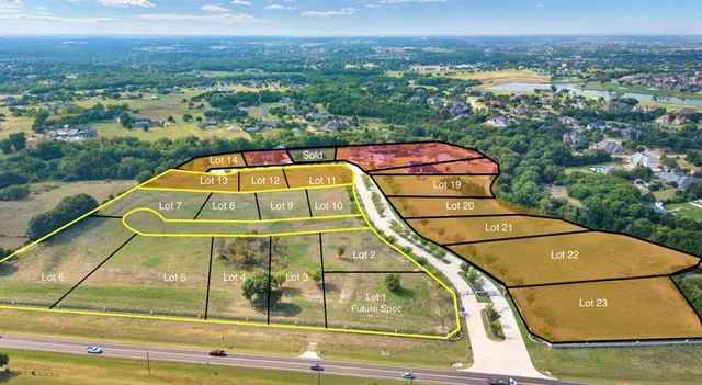 a view of a tennis court