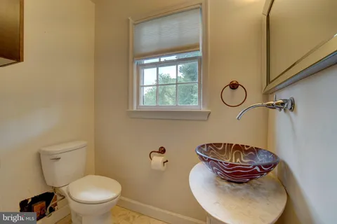 $950,000 | 900 Walker Road, Great Falls, VA 22066