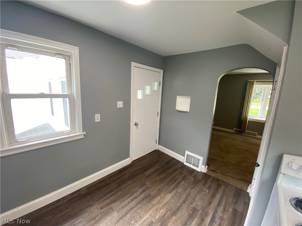 4675 Roop Avenue Norton, OH 44203 - Photo 9 of 19