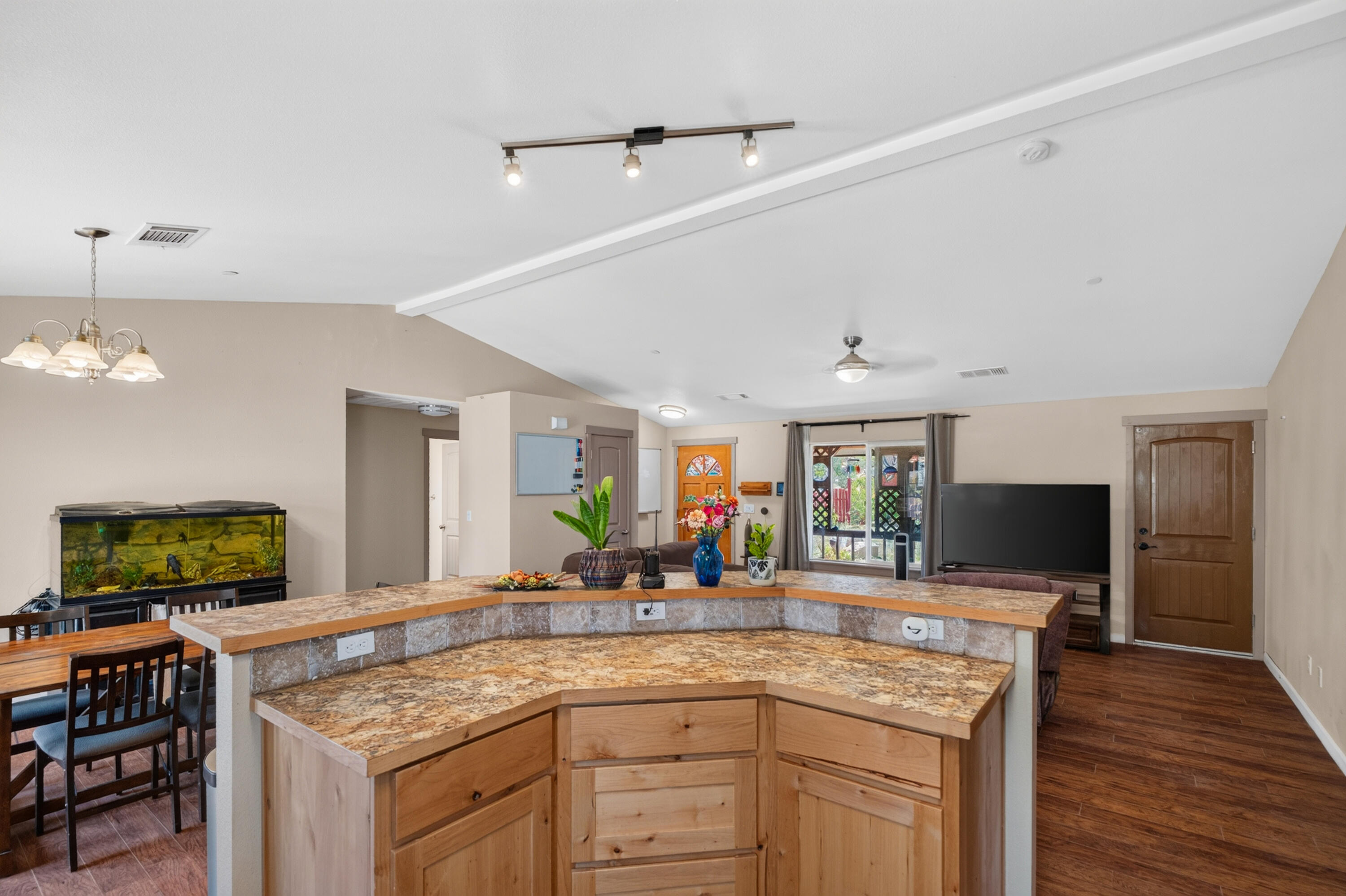 3463 Fiddlers Road Igo, CA 96047 - Photo 6 of 32 Kitchen