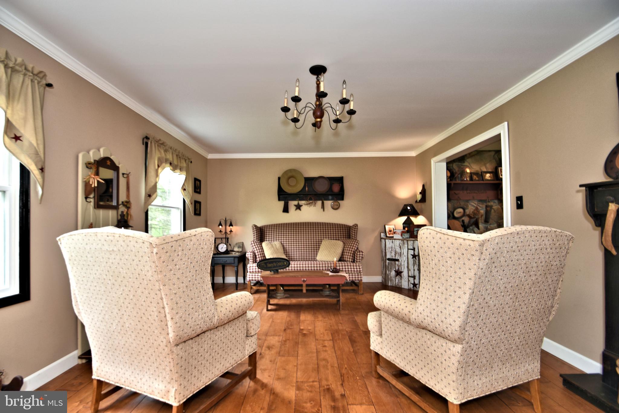 3183 Fennel Road Pennsburg, PA 18073 - Photo 4 of 48 Living Room