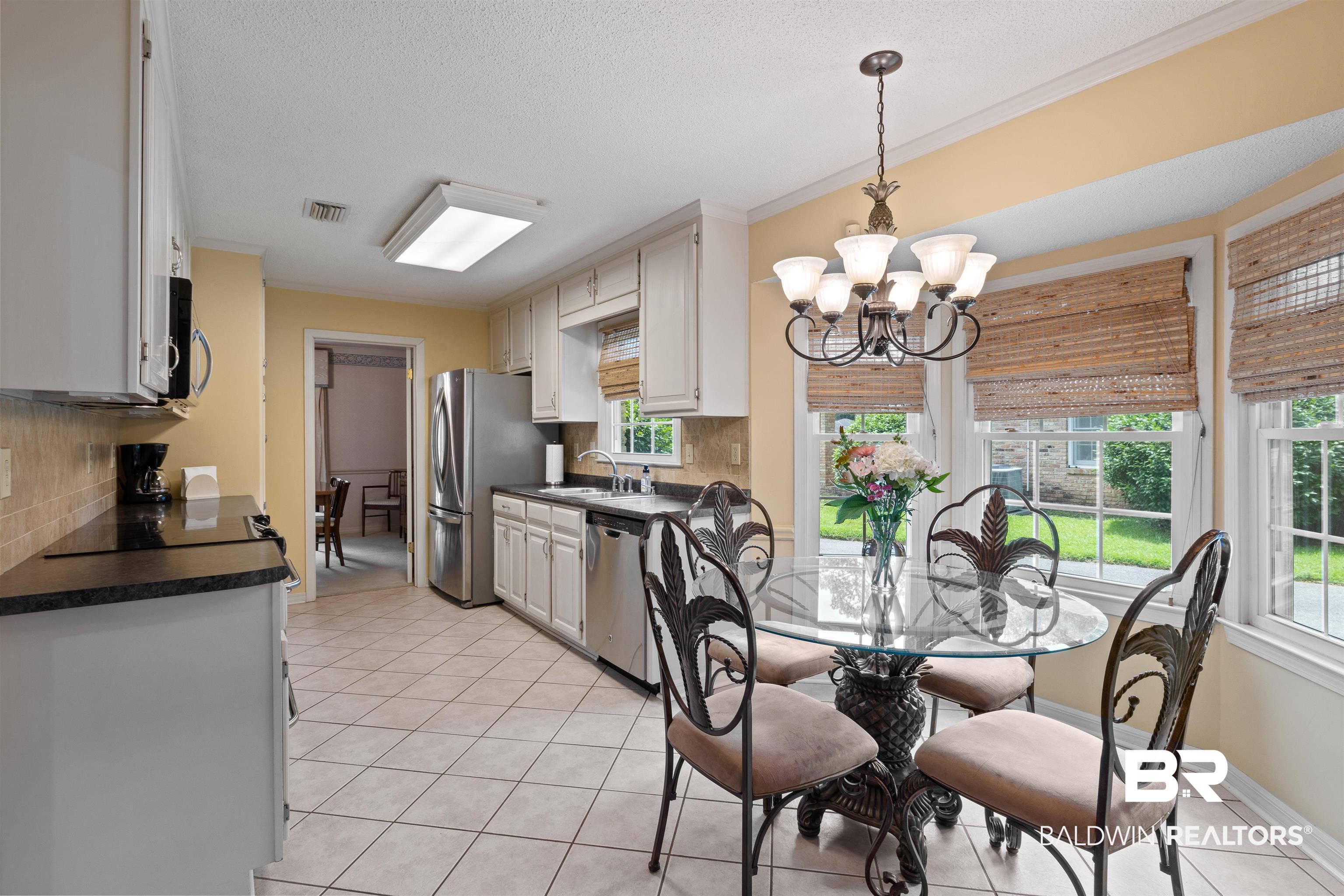 6004 Cherry Ridge Court Mobile, AL 36609 - Photo 12 of 40 Eat-In Kitchen