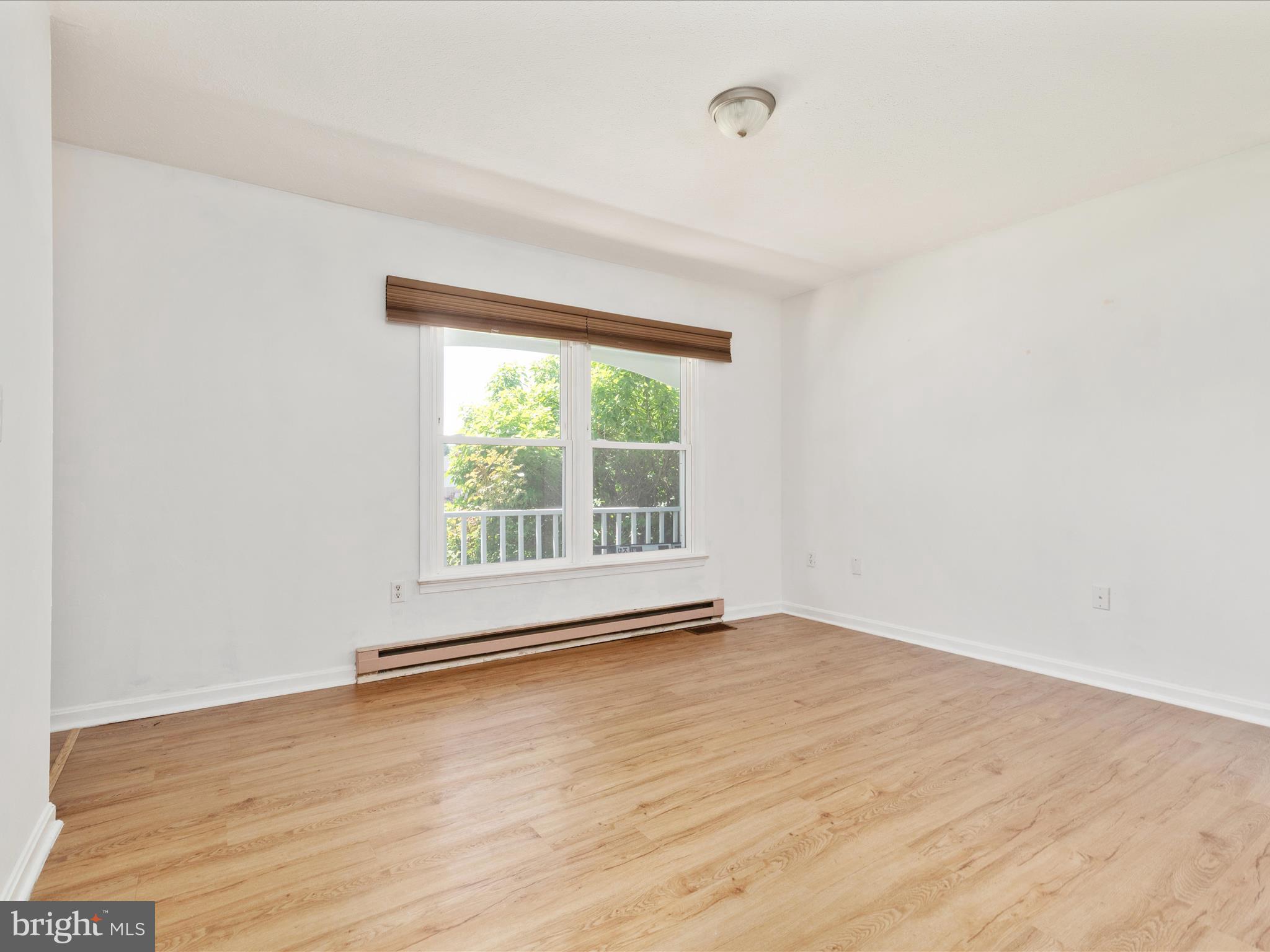 205 Killdeer Road Stephens City, VA 22655 - Photo 6 of 33 LIving Room