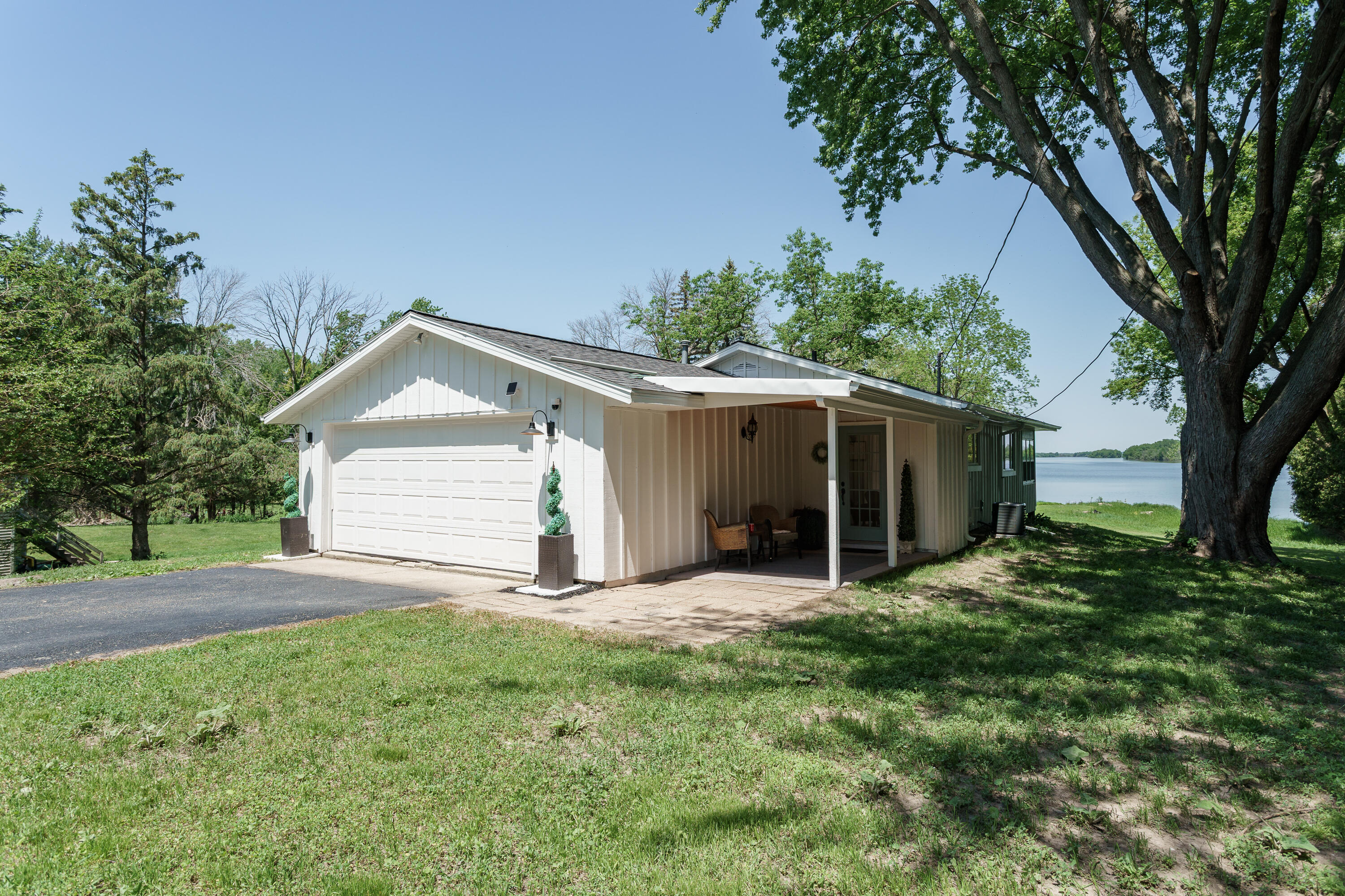 W4428 East Lakeview Road Hustisford, WI 53034 - Photo 3 of 64 3